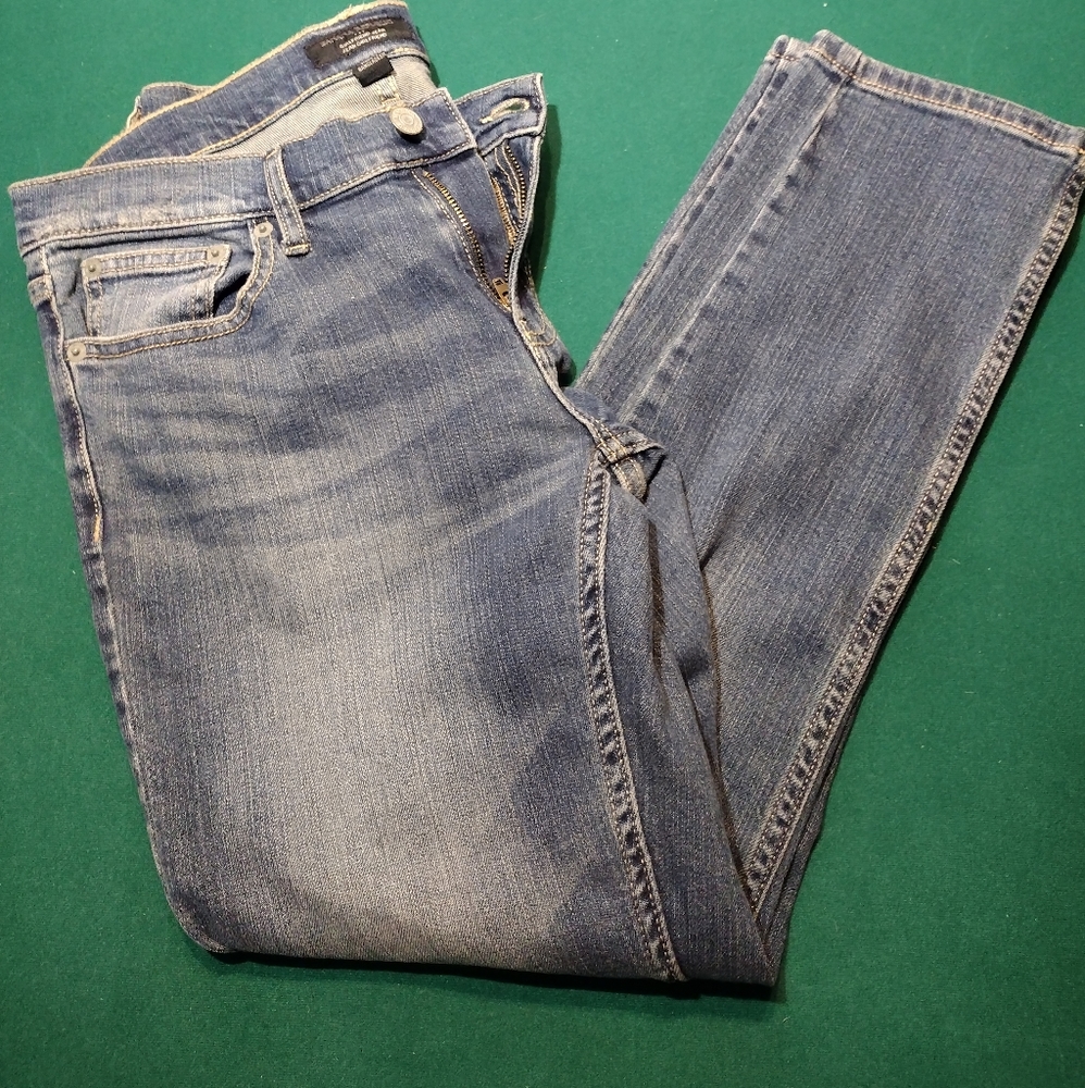 Banana Republic Girlfriend Jeans Women's 12S. Fits smaller than 12. No tags, but